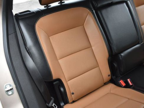 Used 2018 Chevrolet Equinox Premier AWD/4WD image 12