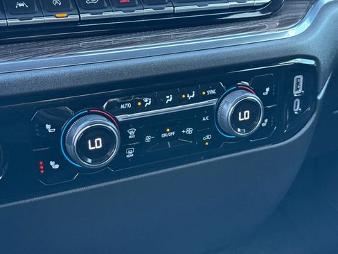 Used 2023 Chevrolet Silverado 1500 RST image 21