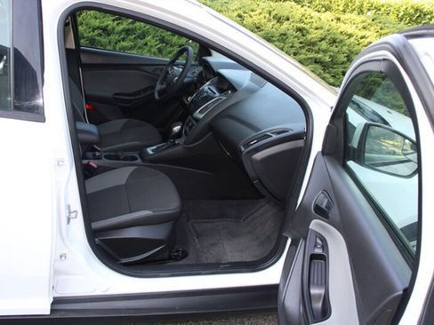 Used 2012 Ford Focus SE FWD image 13