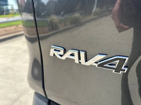 Used 2023 Toyota RAV4 XLE AWD/4WD image 13