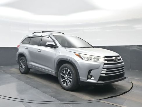 Used 2018 Toyota Highlander XLE FWD image 9