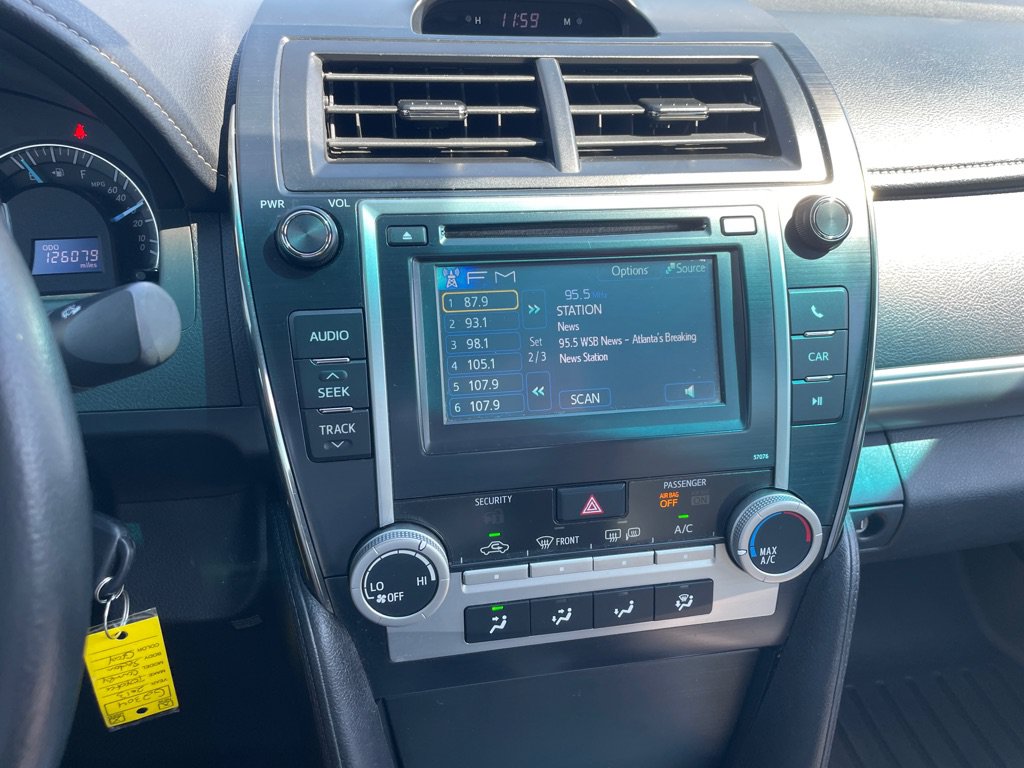 Used 2013 Toyota Camry SE FWD image 14