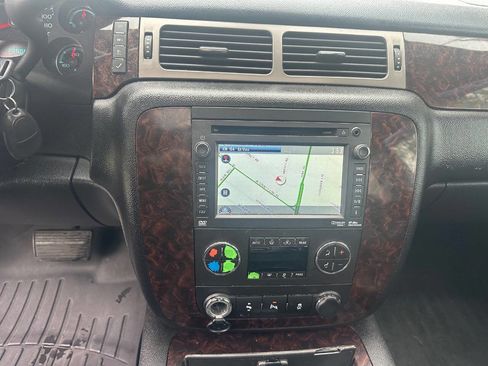 Used 2014 GMC Yukon XL Denali AWD/4WD image 16