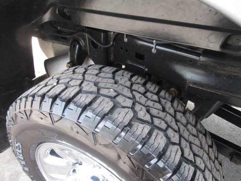 Used 2022 RAM 2500 Tradesman w/ Chrome Appearance Group image 9