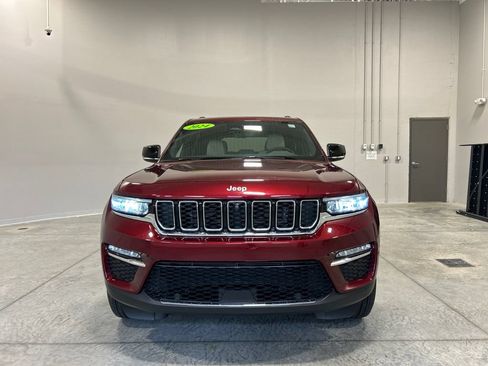 Used 2024 Jeep Grand Cherokee Limited w/ Luxury Tech Group II AWD/4WD image 3