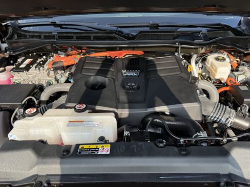 Used 2024 Toyota Sequoia Limited image 35