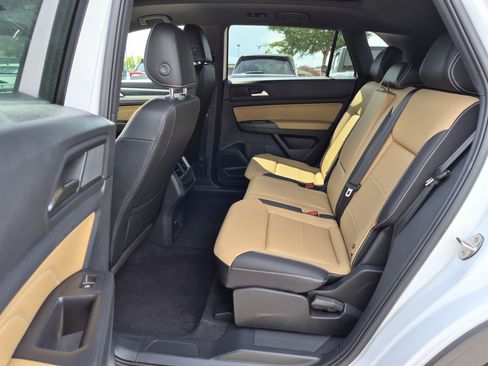 Used 2023 Volkswagen Atlas Cross Sport SEL AWD/4WD image 31