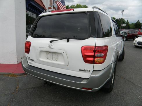 Used 2003 Toyota Sequoia SR5 image 2