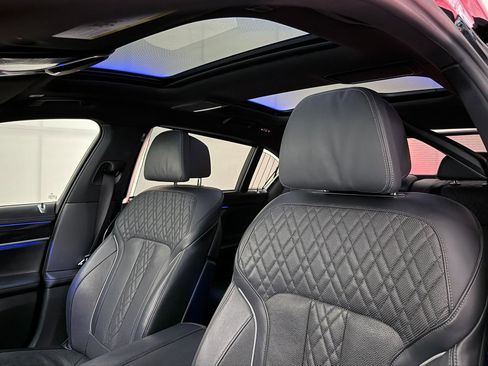 Used 2018 BMW 740e xDrive AWD/4WD image 22