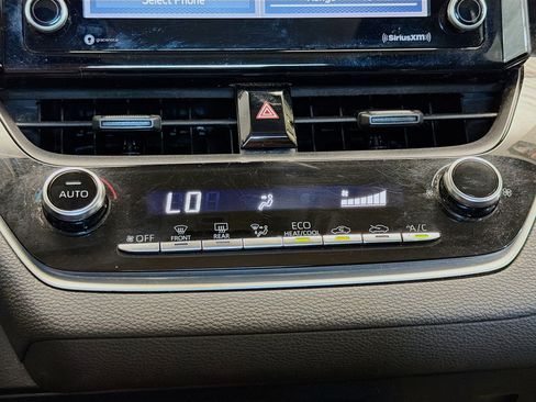 Used 2022 Toyota Corolla LE image 10