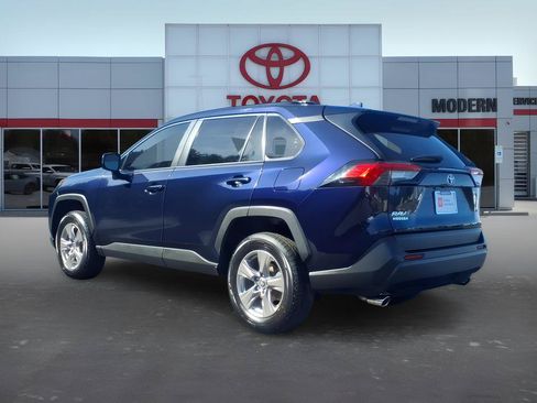 Certified 2022 Toyota RAV4 XLE w/ Convenience Package FWD image 3