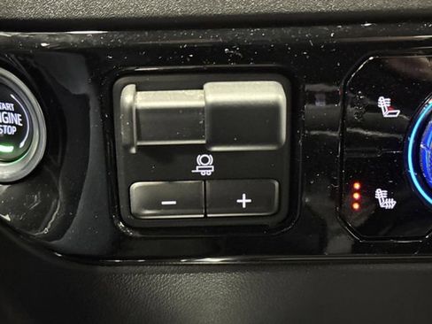 Used 2025 GMC Sierra 1500 Elevation image 26