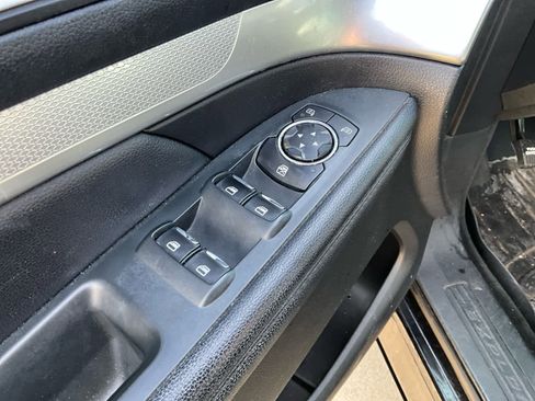 Used 2016 Ford Explorer XLT w/ Equipment Group 202A image 16
