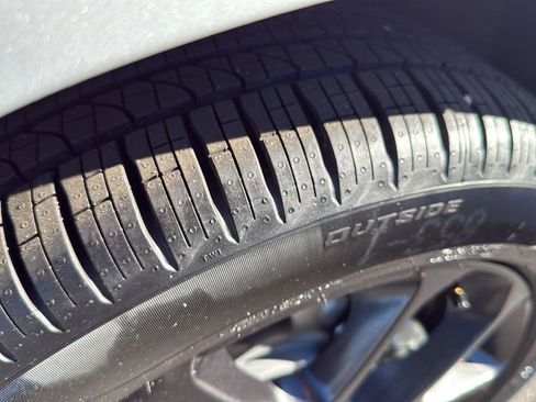 New 2026 Chrysler Pacifica Select w/ S Appearance Package image 12