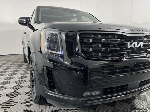 Used 2022 Kia Telluride SX w/ SX Prestige Package image 3