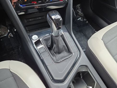 Used 2026 Volkswagen Taos SE image 30