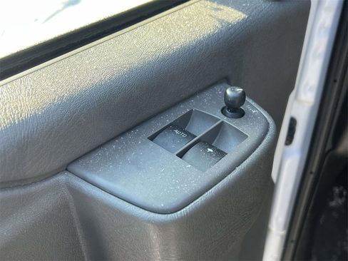 Used 2024 Chevrolet Express 2500 w/ Driver Convenience Package image 12