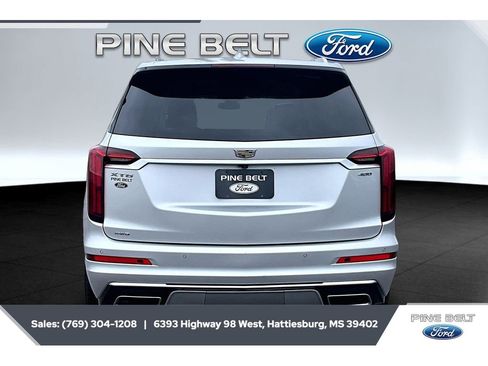 Used 2020 Cadillac XT6 Premium Luxury AWD/4WD image 4