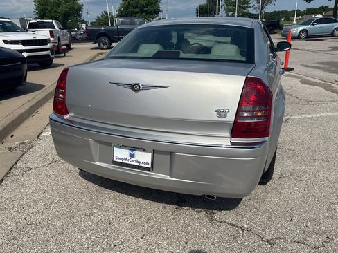 Used 2005 Chrysler 300 C w/ Sound Group II RWD image 22