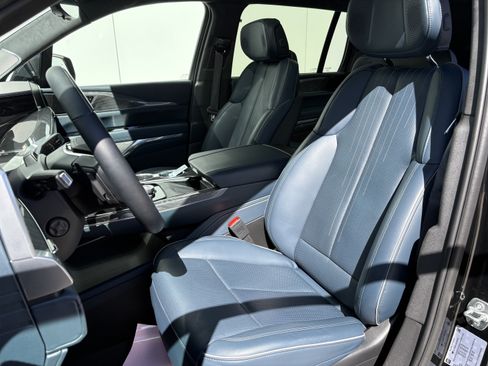 Certified 2025 Cadillac Escalade IQ Luxury 2 w/ LPO, Premium Carpet Package AWD/4WD image 17