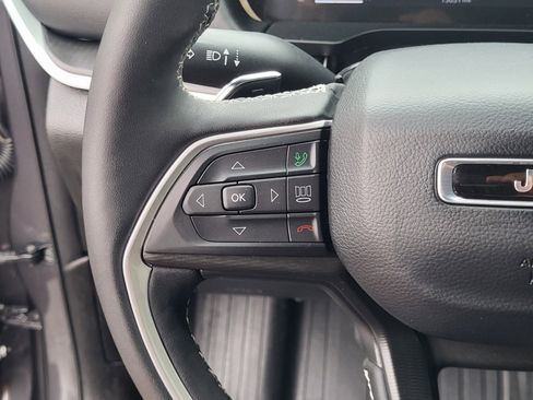 Used 2025 Jeep Grand Cherokee L Laredo w/ Luxury Tech Group I RWD image 26