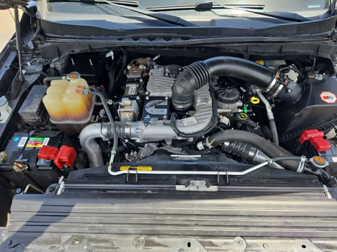 Used 2016 Nissan Titan SL AWD/4WD image 29
