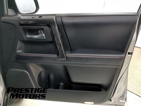 Used 2019 Toyota 4Runner TRD Off-Road Premium AWD/4WD image 31