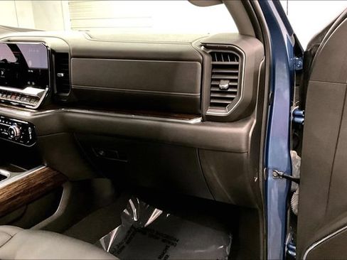 Used 2024 GMC Sierra 1500 Elevation w/ Elevation Premium Package AWD/4WD image 19