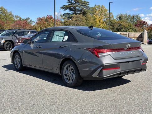 New 2026 Hyundai Elantra Blue image 24