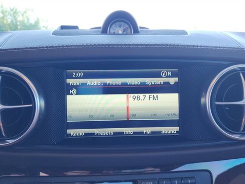 Used 2016 Mercedes-Benz SL 550 w/ Driver Assistance Package image 55