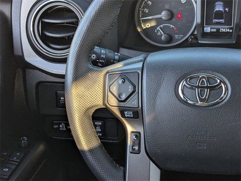 Used 2023 Toyota Tacoma TRD Sport image 19