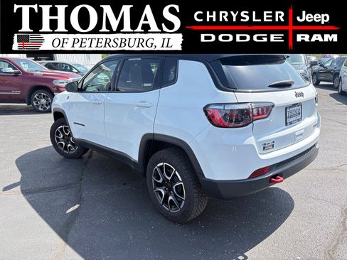 Used 2024 Jeep Compass Trailhawk AWD/4WD image 10
