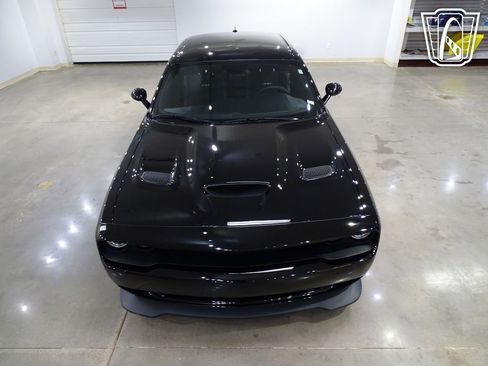 Used 2015 Dodge Challenger SRT Hellcat image 24