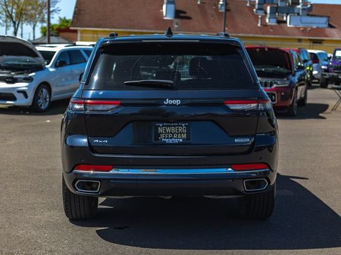 Used 2024 Jeep Grand Cherokee Overland AWD/4WD image 10