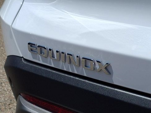 New 2026 Chevrolet Equinox LT FWD image 8