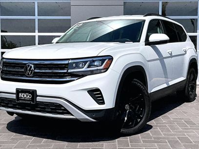 Used 2023 Volkswagen Atlas SE w/ Black Wheel Package