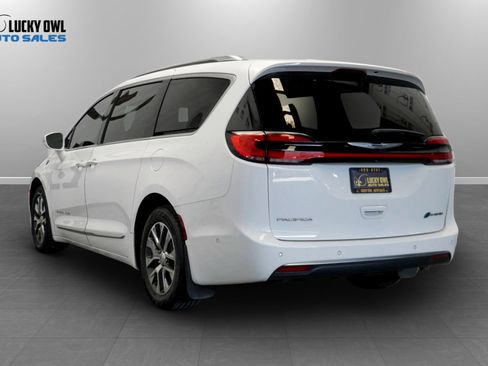 Used 2022 Chrysler Pacifica Pinnacle FWD image 4