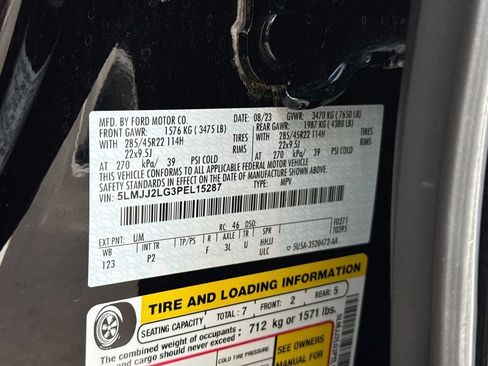 Used 2023 Lincoln Navigator Reserve AWD/4WD image 6