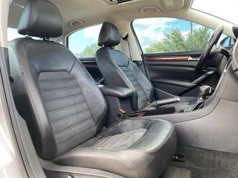 Used 2012 Volkswagen Passat 2.5 SEL FWD image 13