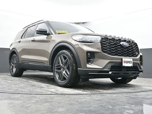 New 2026 Ford Explorer ST w/ Sun And Sound Package image 64