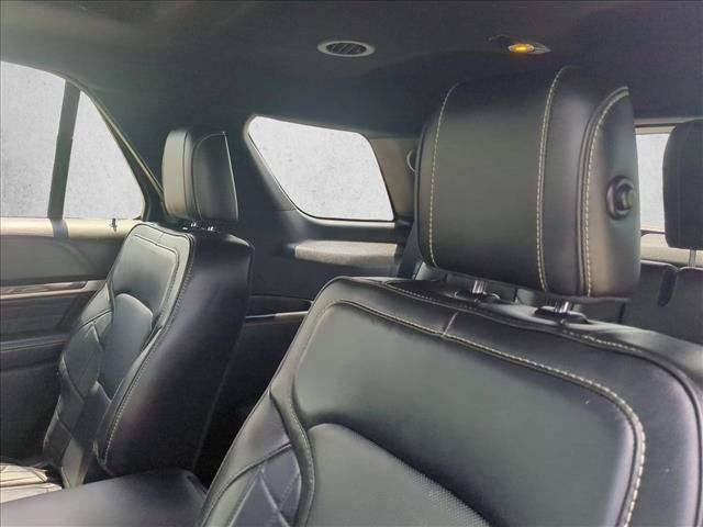 Used 2018 Ford Explorer Platinum AWD/4WD image 19
