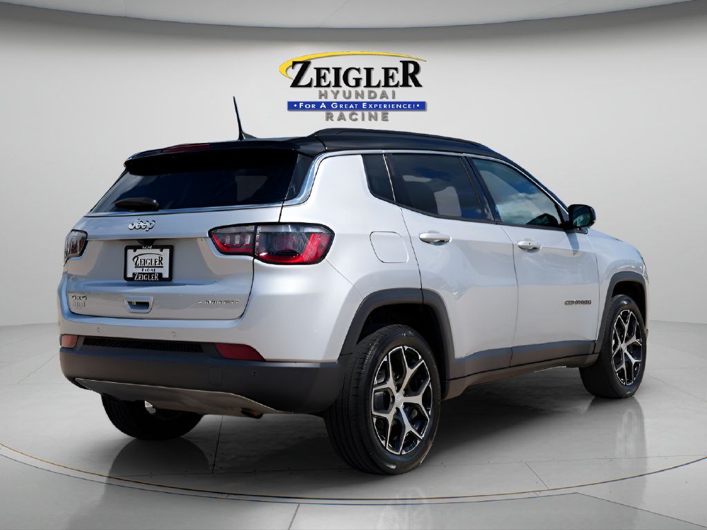 Used 2024 Jeep Compass Limited AWD/4WD image 7