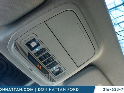 Used 2022 Ford Explorer XLT w/ Equipment Group 202A image 14