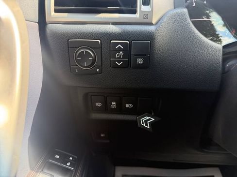 Used 2020 Lexus GX 460 Premium w/ Premium Package AWD/4WD image 12