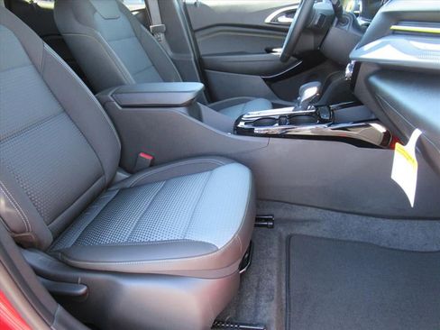 New 2026 Chevrolet Trax LT w/ Driver Confidence Package image 10