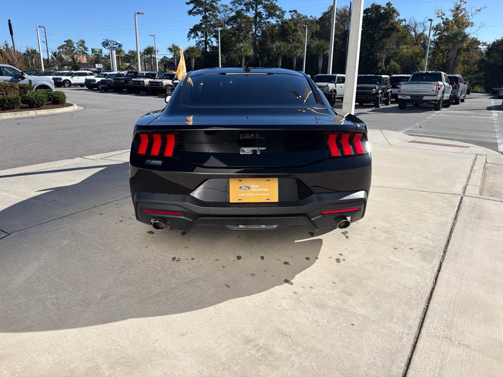 Used 2025 Ford Mustang GT RWD image 6