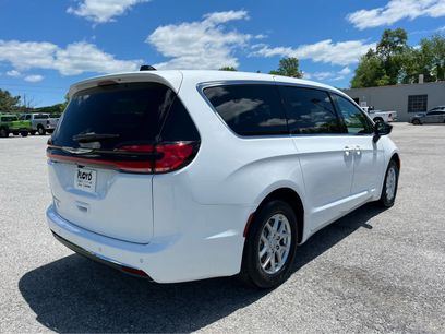 New 2026 Chrysler Pacifica Select