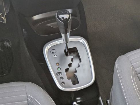 Used 2017 Toyota Yaris SE image 14