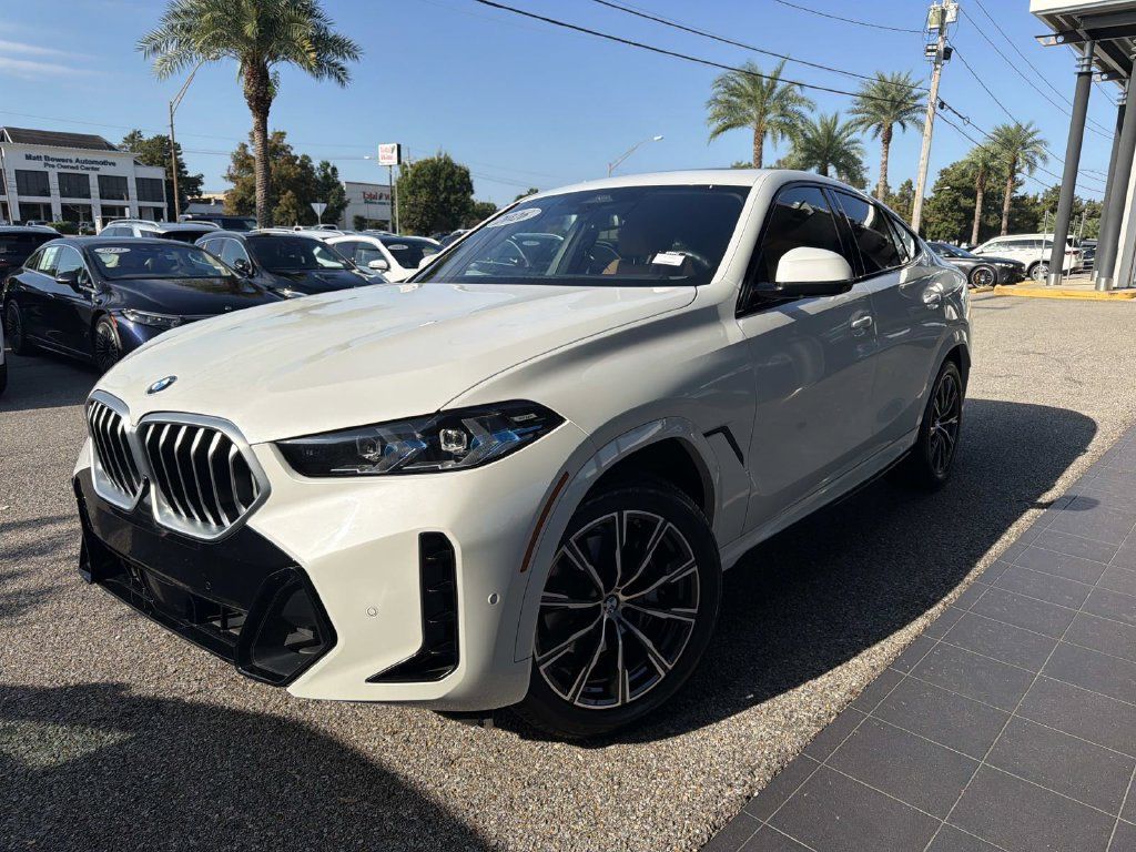 Used 2026 BMW X6 xDrive40i AWD/4WD image 3