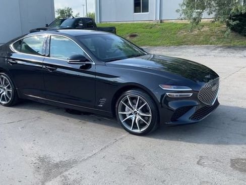 Used 2025 Genesis G70 2.5T RWD image 2